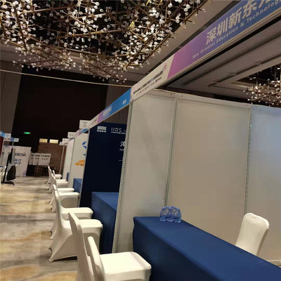深圳八棱柱展示柜、展板组合搭建与租赁服务全解析